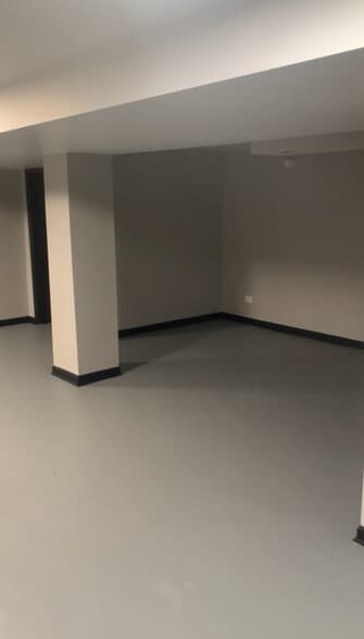 Building Photo - 10439 S Eggleston Ave