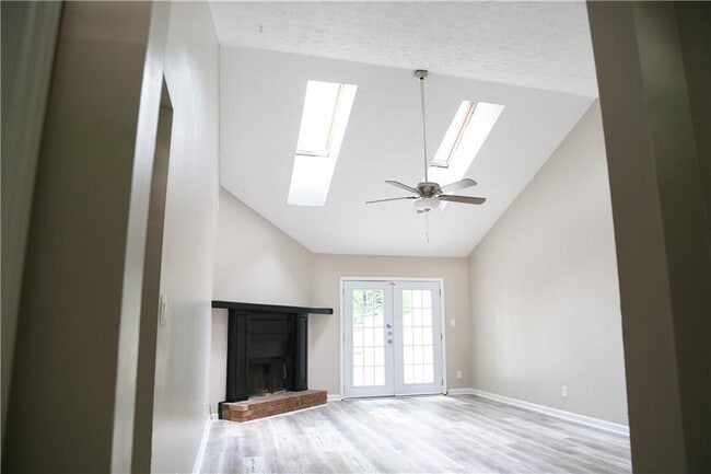 Building Photo - 5141 Farm Pl Dr NE