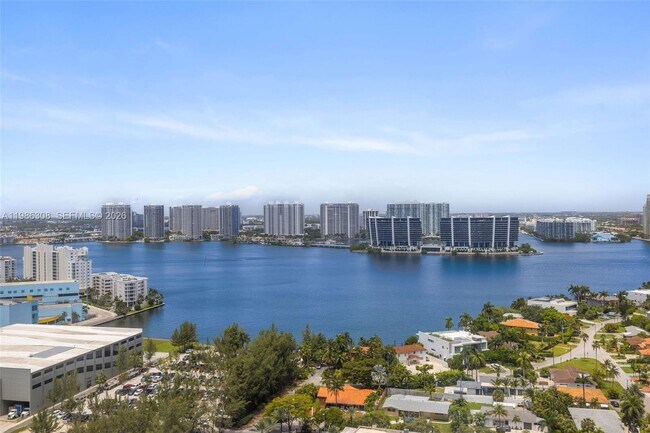 Building Photo - 18555 Collins Ave