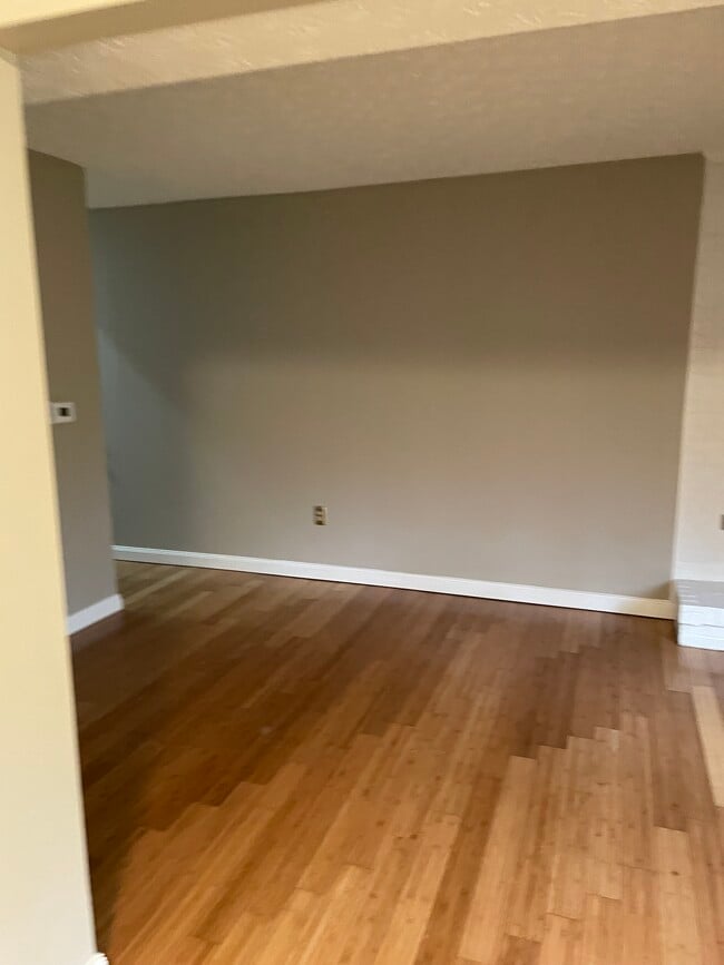 Building Photo - 1305 Camphill Way