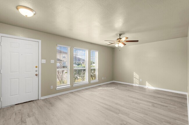 Building Photo - 105 Green Isle Ave