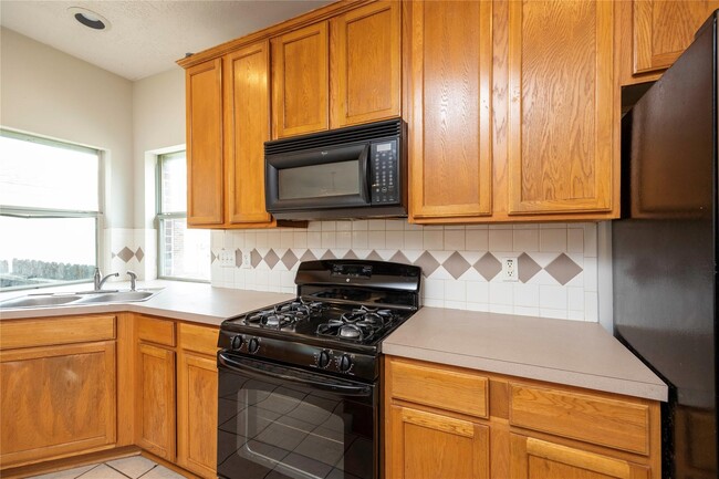Building Photo - 22907 Breton Point Dr