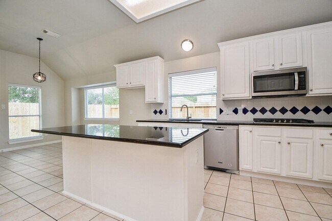 Building Photo - 802 Childers Ct