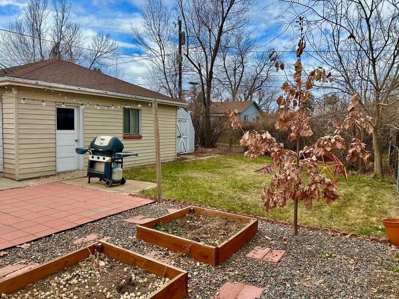 Building Photo - 4751 S Delaware St