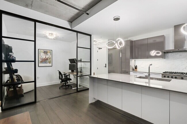 Building Photo - 111 S Peoria St