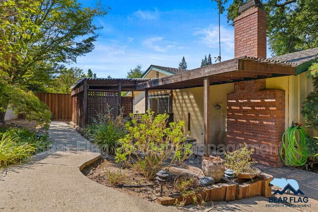 Building Photo - 7919 Ridgemont Dr