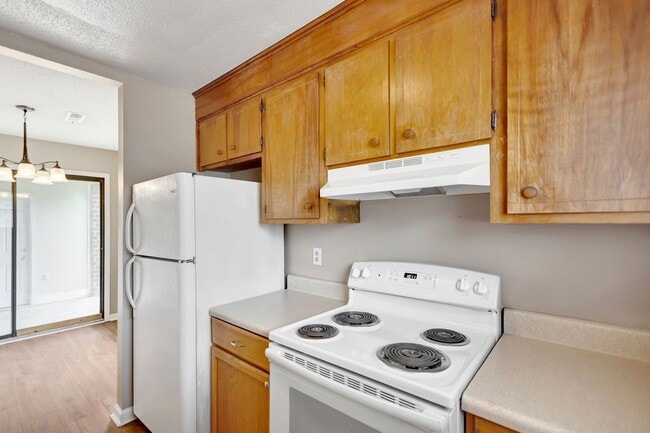 Building Photo - MOVE IN SPECIAL! Two Bedroom Pet-Friendly Unit in Gadsden Acres!