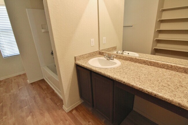 Building Photo - Hunters Pond - 10502 Goose Way, San Antoni...