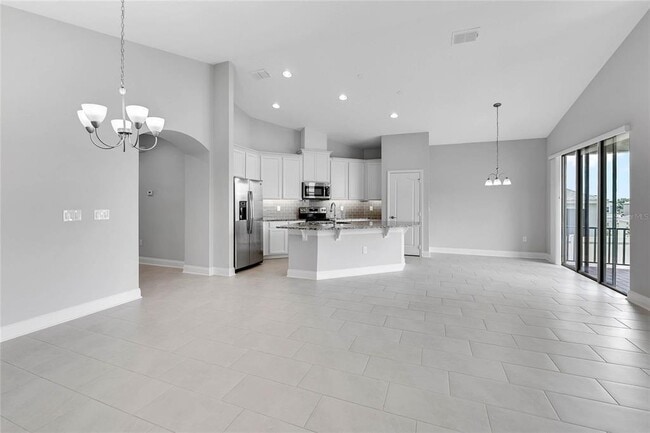 Building Photo - 17014 Crestmont Blvd