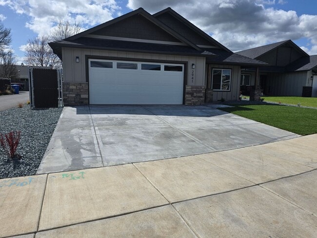 Building Photo - 2941 Naples Dr