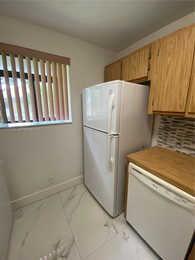 Building Photo - 3500 Gateway Dr
