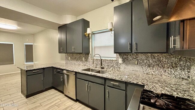 Building Photo - 633 Pete Payan Dr