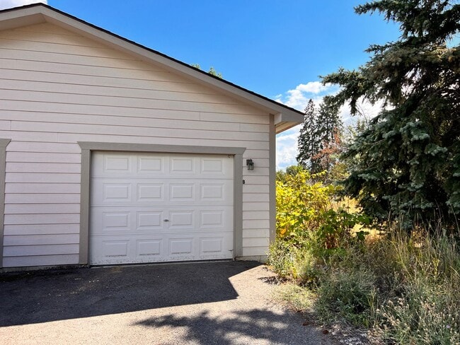 Building Photo - 1918 S 5th St W