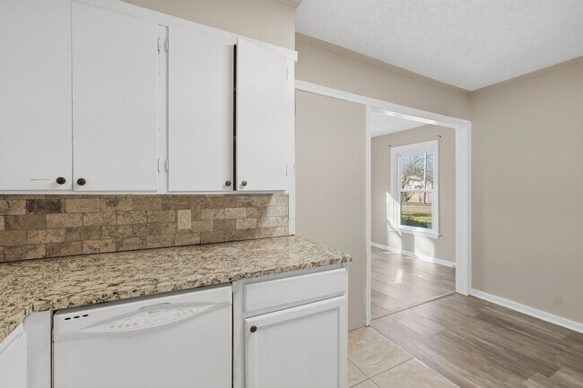 Building Photo - 2857 S 5th St