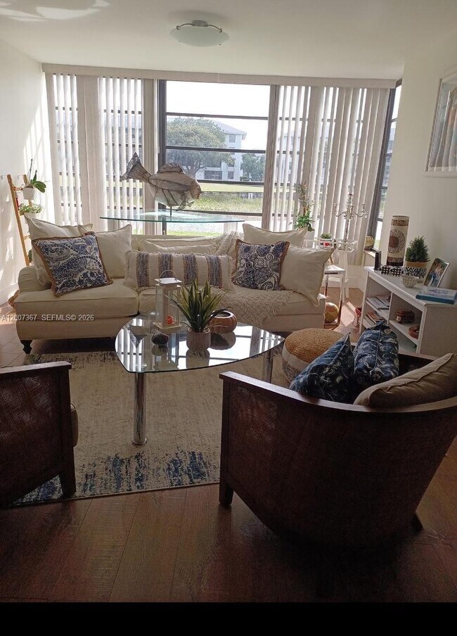 Building Photo - 1518 Whitehall Dr