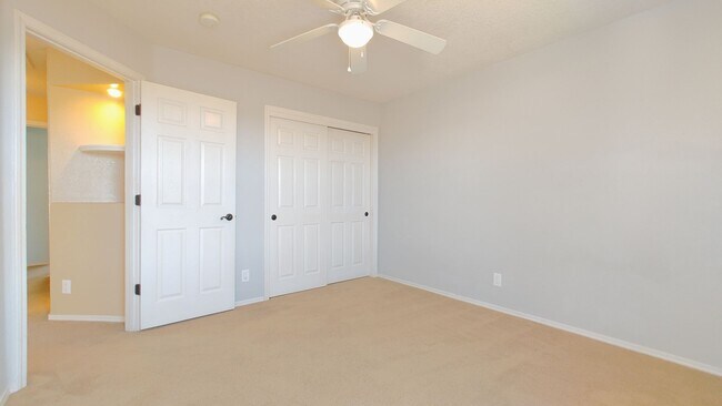 Building Photo - Magnificent 4 Bedroom, 2.5 Bath in Rio Rancho!