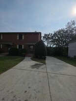 Building Photo - 83 Eastgate Cir