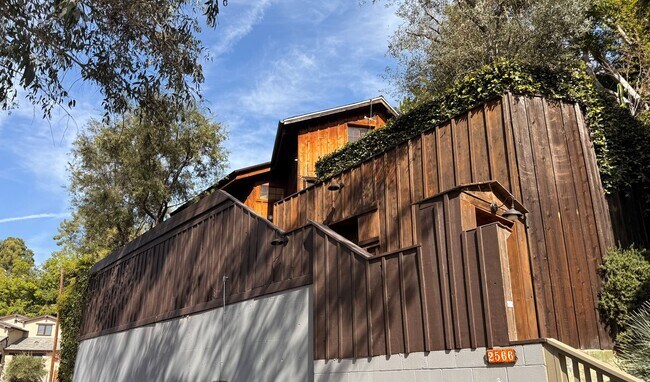 Building Photo - Furnished 1940s Beachwood Canyon Retreat with Treetop Deck + Creative Loft!