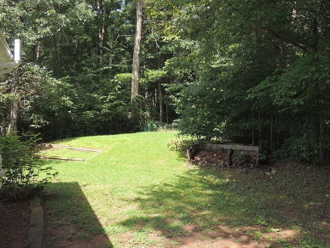Building Photo - 19 Ashwood Dr