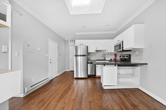 Building Photo - 354 1st St