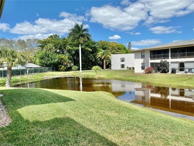 Building Photo - 145 Cypress Way E