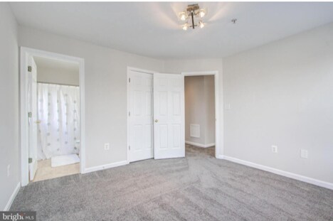 Building Photo - 2702 Stanton Rd SE