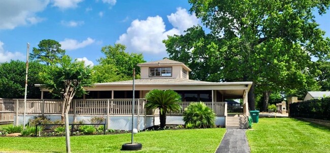 Building Photo - 28831 S Diamondhead