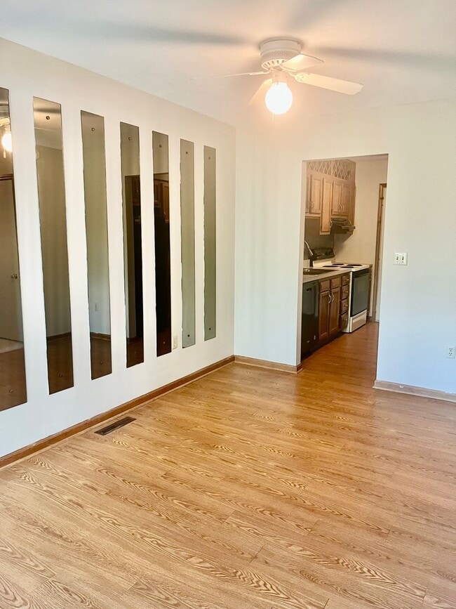 Building Photo - 8263 Honeysuckle Drive