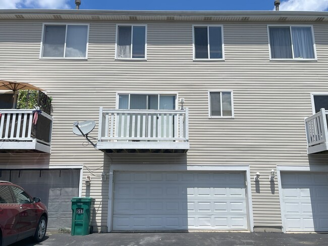 Building Photo - 515 Silver Leaf Dr