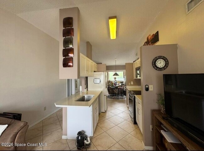 Building Photo - 118 Beach Park Ln