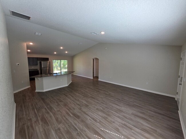 Building Photo - Charming 3 bed 2 bath in Inverness