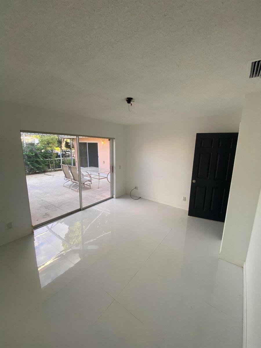 Building Photo - 2102 Appleton Ct