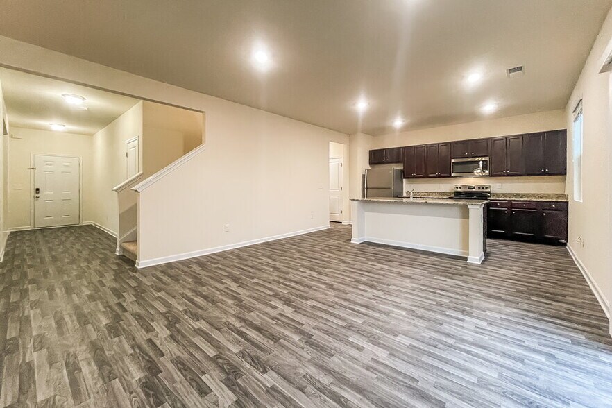 Building Photo - 322 Hamilton Pointe Dr