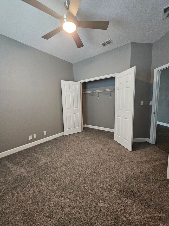 Building Photo - Victoria Park 3 Bedroom Home in Deland