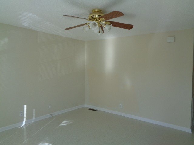 Building Photo - 102 B Tennessee Ave   OAK GROVE , KY 42262