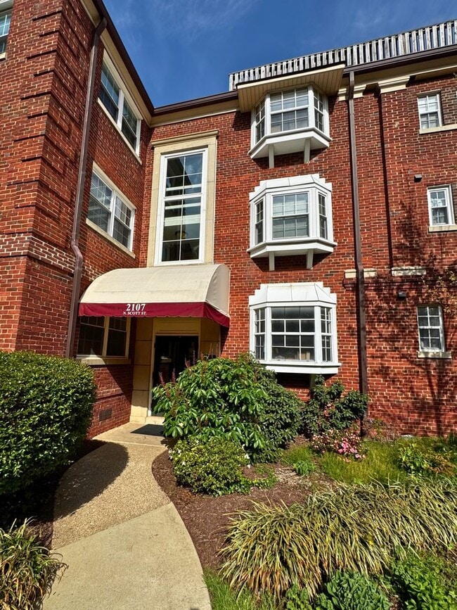 Building Photo - 2107 N Scott St