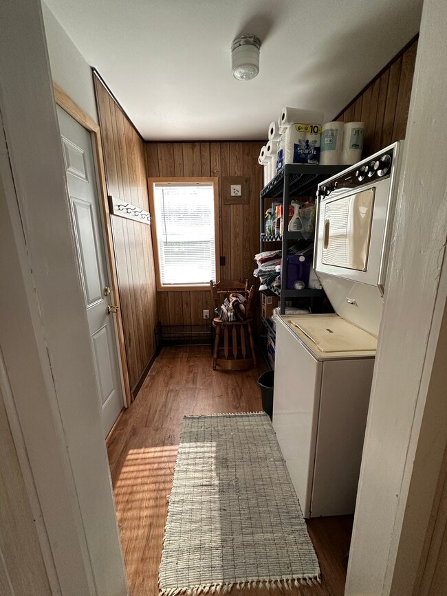 Building Photo - 962 County Rd 440