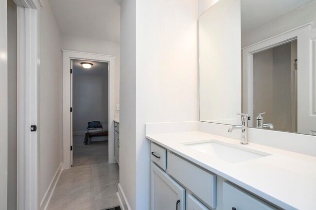 Building Photo - 170 Portico Pl