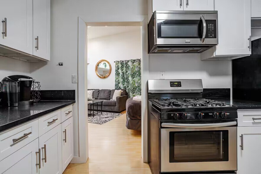 Building Photo - 1806 Washington Way