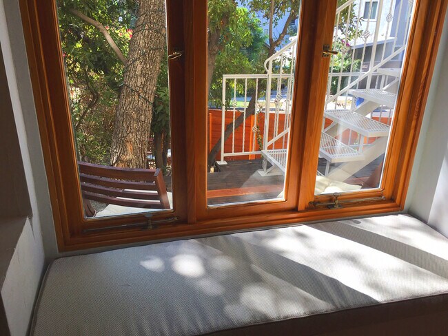 Lower level window seat in second room - 6123 Scenic Ave