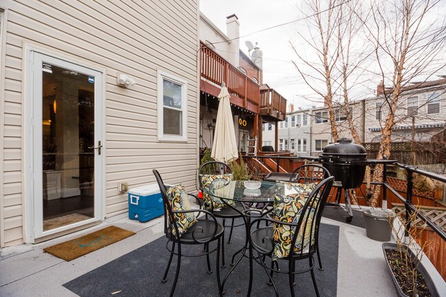 Building Photo - 1319 Corbin Pl NE