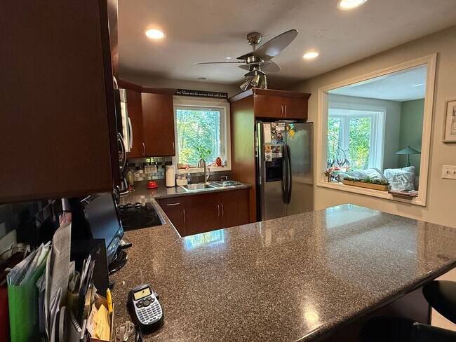 Building Photo - Charming 3-Bedroom Condo in Laconia, NH – ...