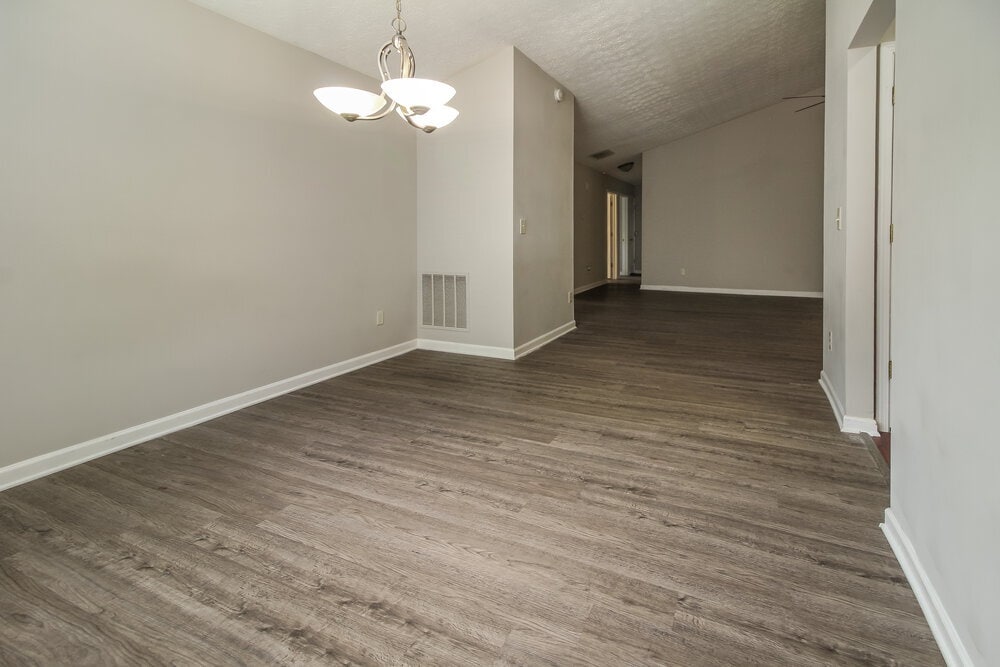 Building Photo - 5729 Lakeview Cir