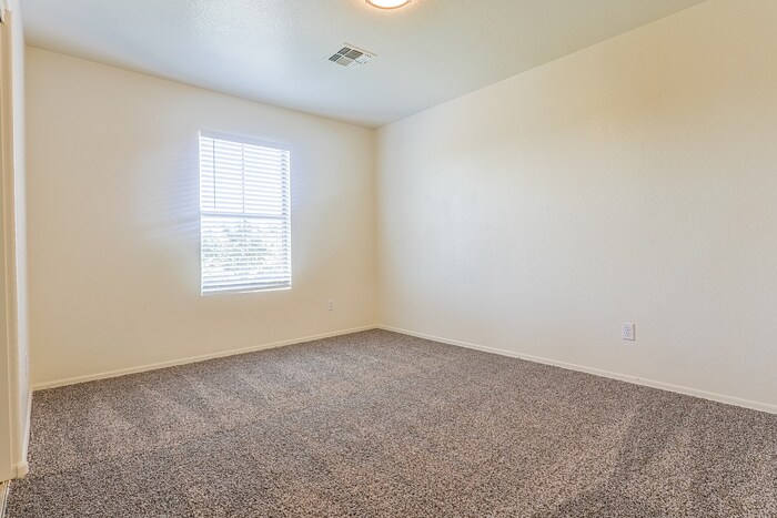 Building Photo - 2668 S Southwind Dr