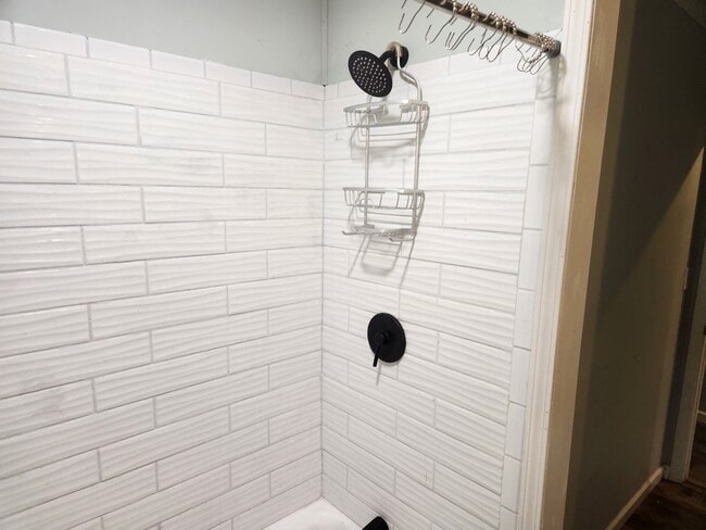 Building Photo - 512 Cruz Dr