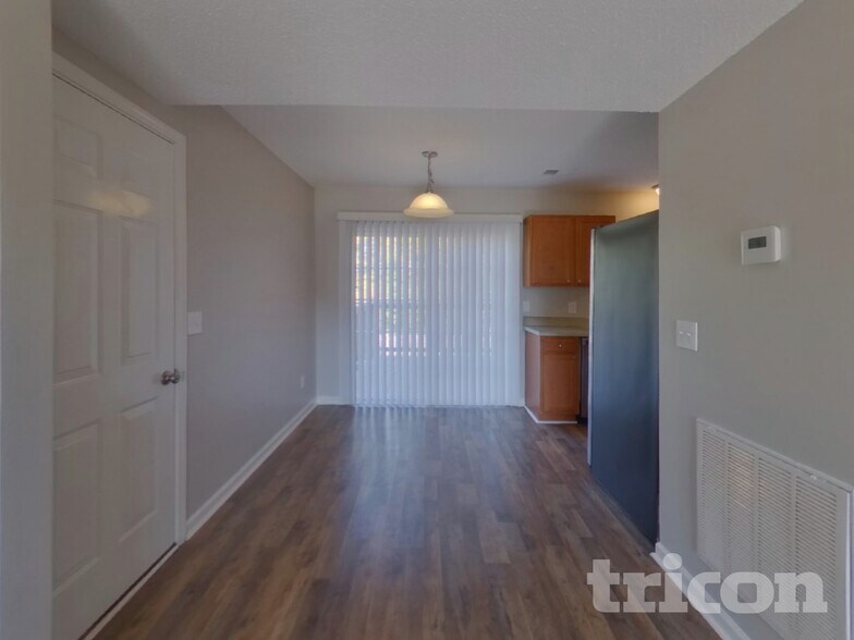 Building Photo - 175 Cascade Dr