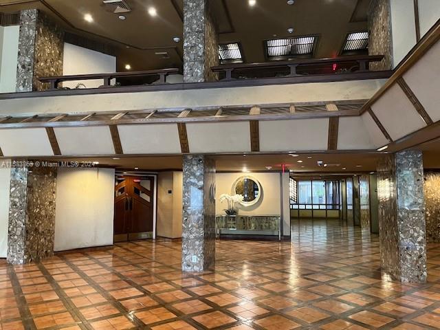 Primary Photo - 520 Brickell Key Dr