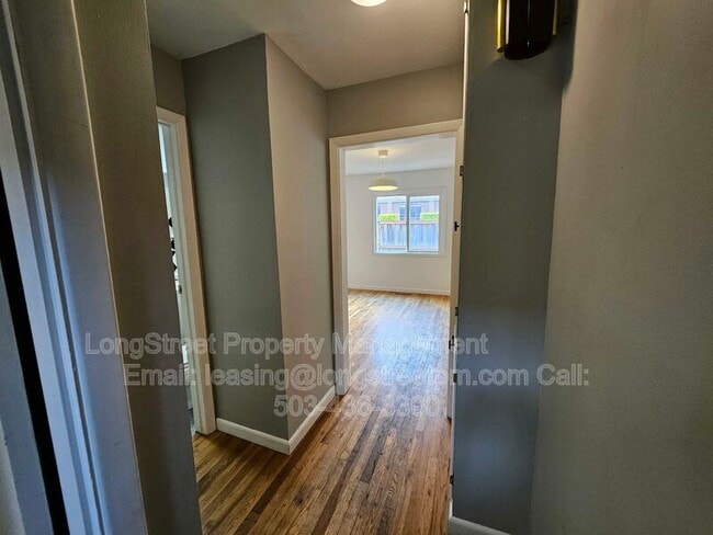 Building Photo - 2205 N Willamette Blvd