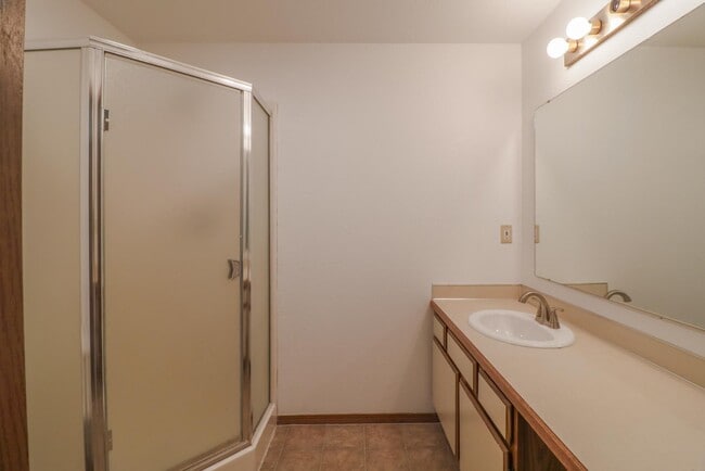 Building Photo - 9240 Mullen Rd SE