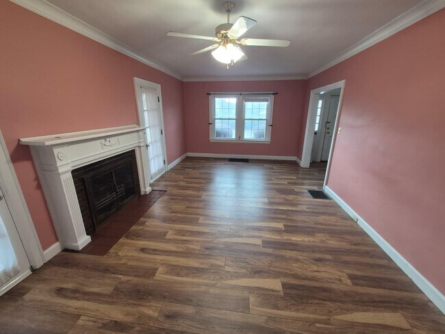 Building Photo - 2843 Ashland Ave